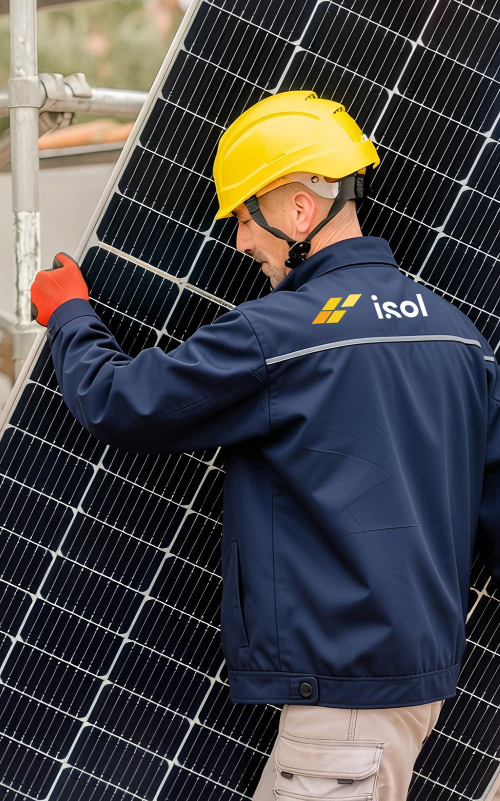 Técnico de iSol en instalación comercial